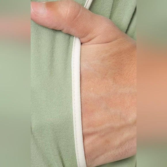 NIKE DRI-FIT  LIGHT GREEN SPORTS T-SHIRT - Picture 7 of 9